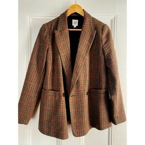 Gap Blazer. Super chic and perfect for fall.